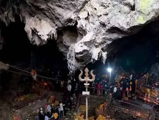 The cave temple complex at Halesi Mahadev